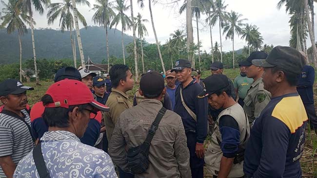 Tanpa Bukti, Warga Dusun Sumberdadi Pasang Patok Kepemilikan Lahan di Tanah Perkebunan Sumberjambe