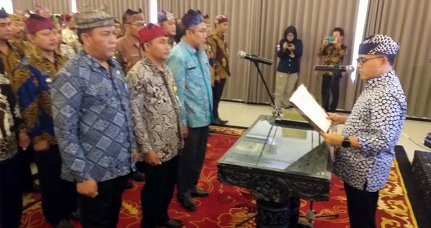 Bupati Anas Lantik 37 Pejabat Administrator dan Pengawas