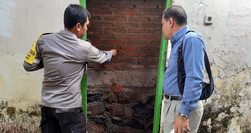 Maling Jebol Tembok Bank Jatim Srono Banyuwangi