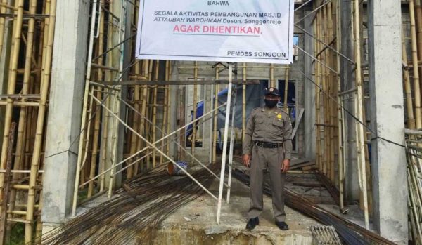 Pembangunan Masjid Attaubah Warohmah Desa Songgon Banyuwangi Dihentikan Satpol PP