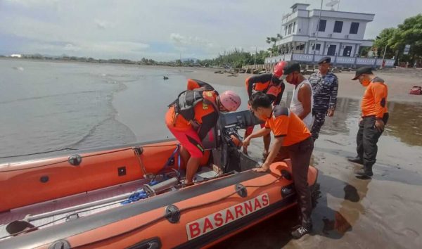 Mudik Bali - Banyuwangi Gunakan Sampan, Seorang Penumpang Dilaporkan Hilang